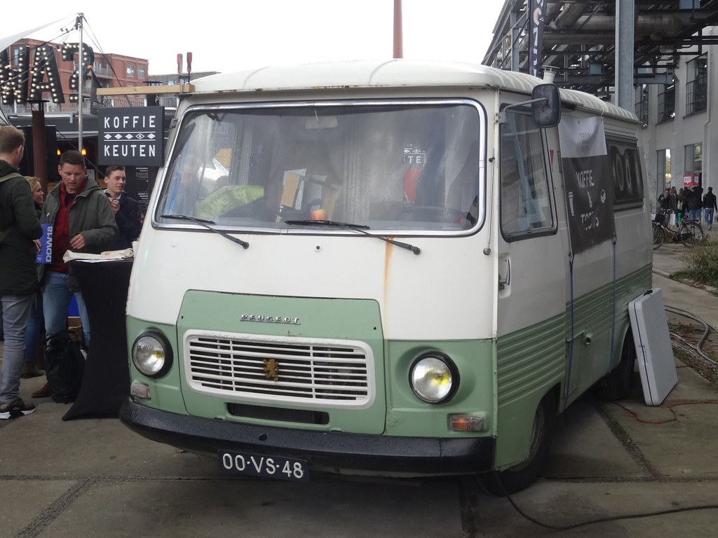 1978 Peugeot J7 Food Truck